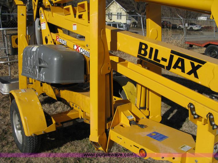 image for item 8106 2008 Bil-jax 3522A aerial lift