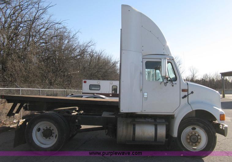 image for item 8108 1995 International 8100 semi truck