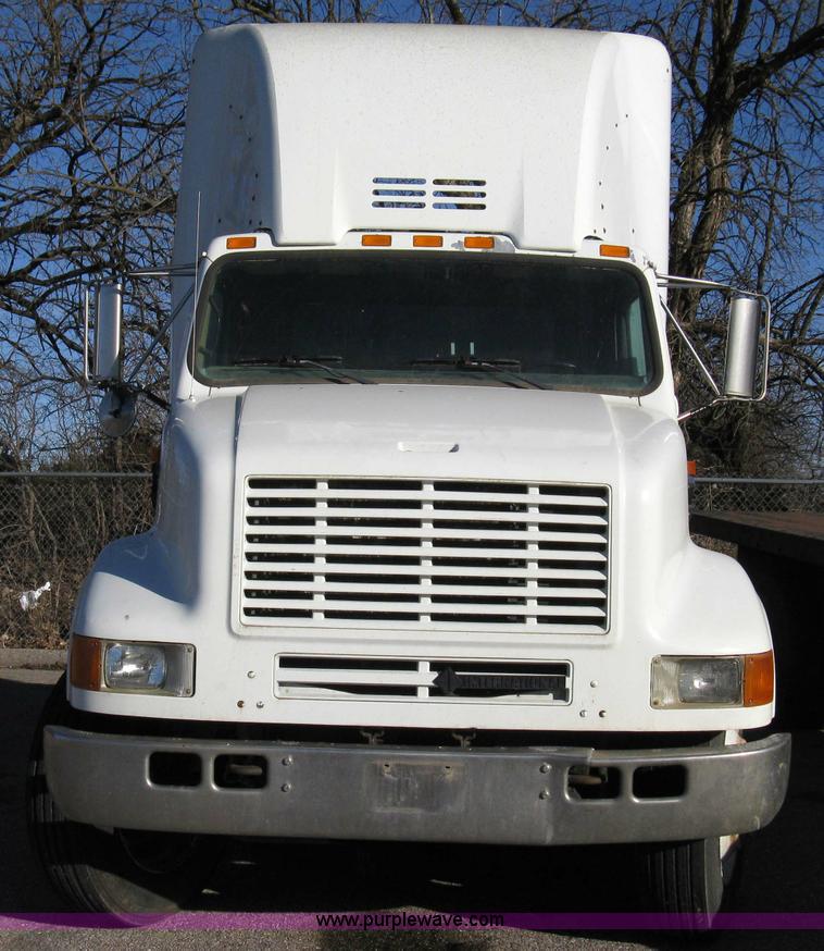 image for item 8108 1995 International 8100 semi truck