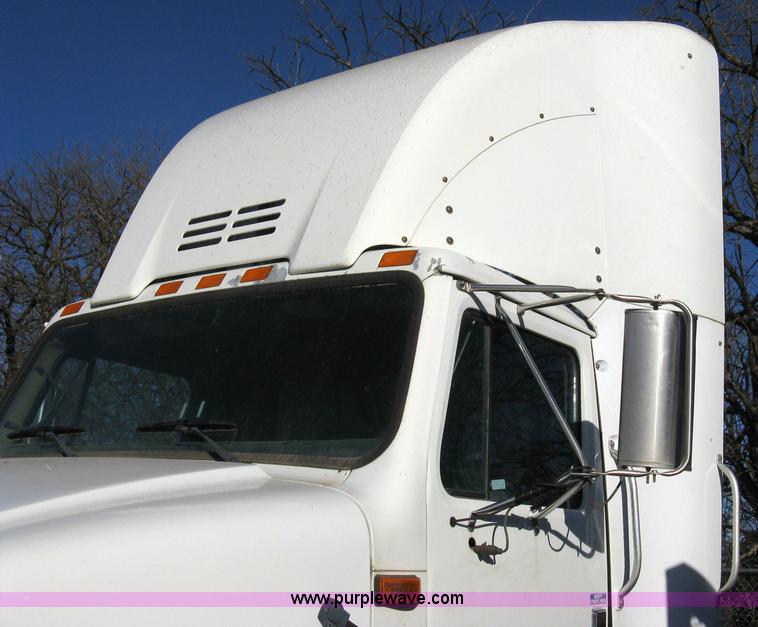 image for item 8108 1995 International 8100 semi truck