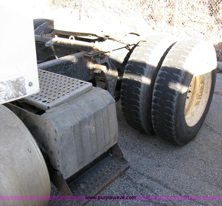 image for item 8108 1995 International 8100 semi truck