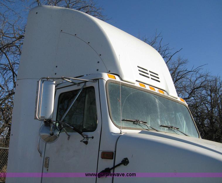 image for item 8108 1995 International 8100 semi truck