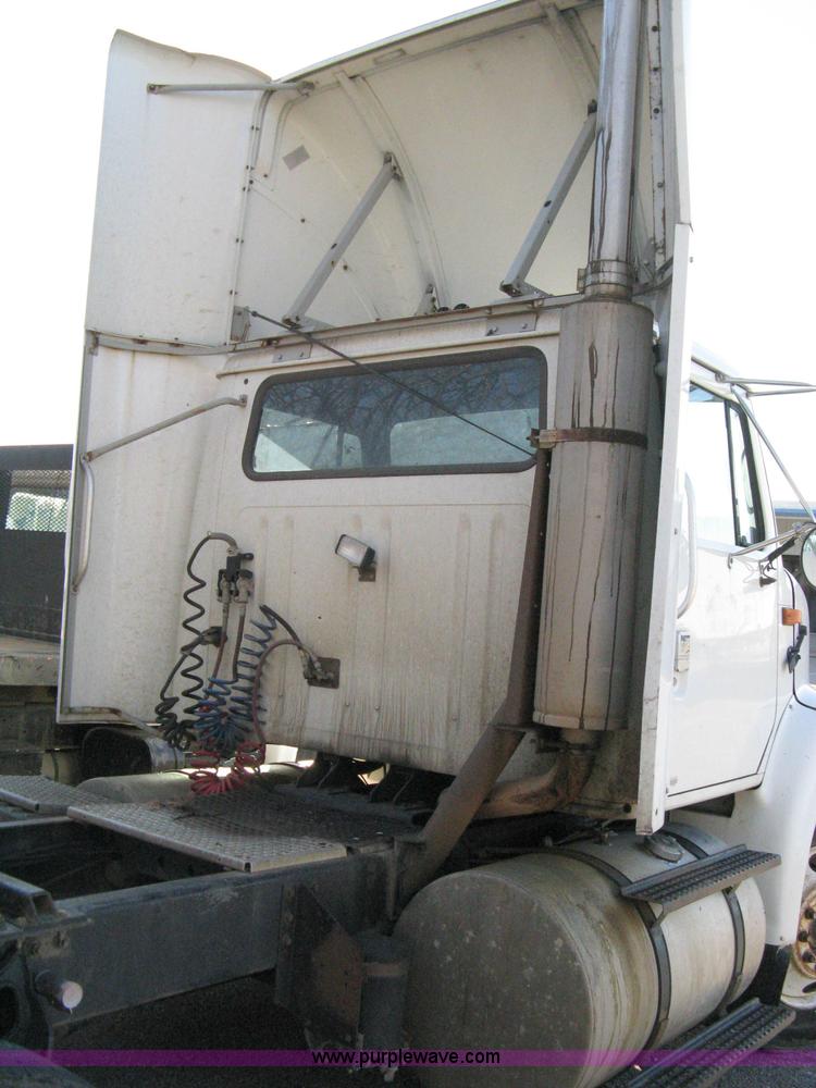 image for item 8108 1995 International 8100 semi truck