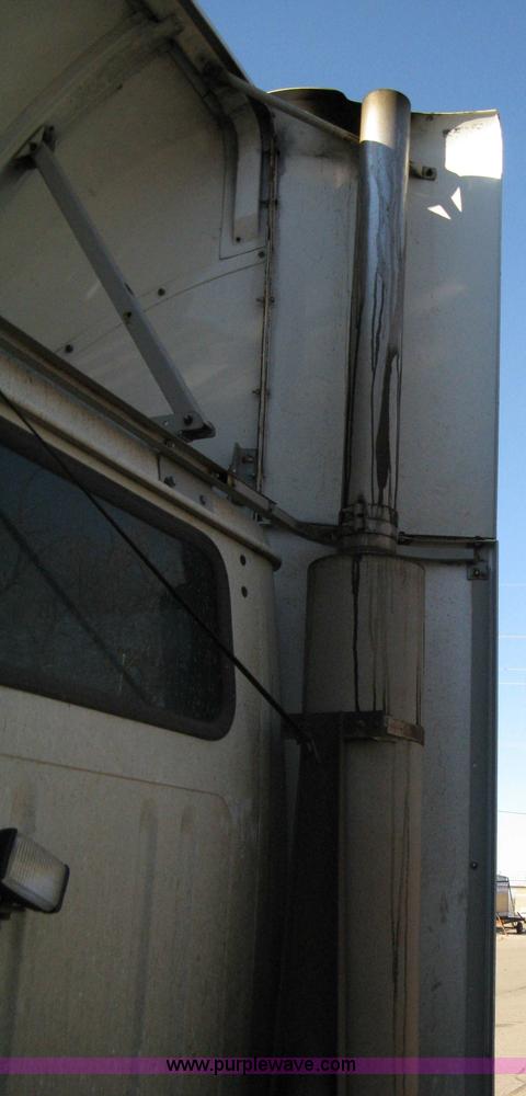 image for item 8108 1995 International 8100 semi truck