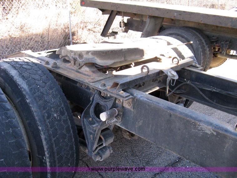 image for item 8108 1995 International 8100 semi truck