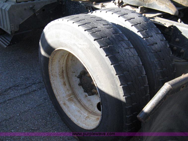 image for item 8108 1995 International 8100 semi truck