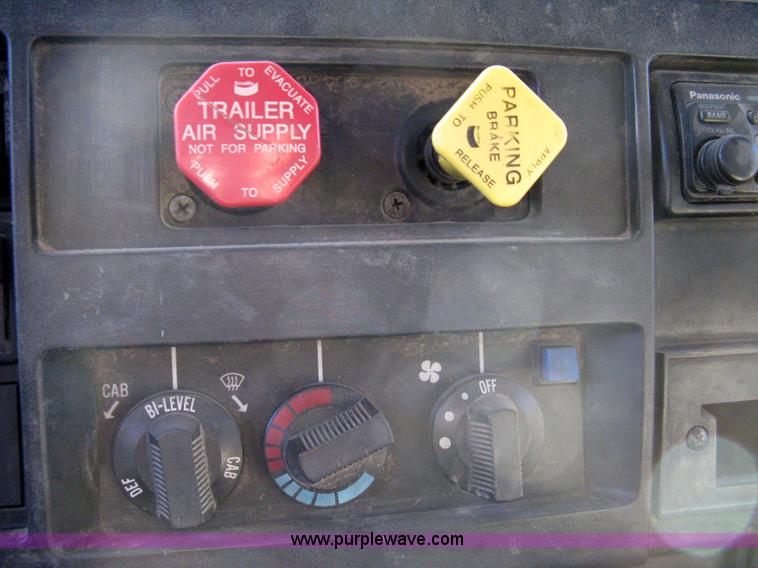 image for item 8108 1995 International 8100 semi truck