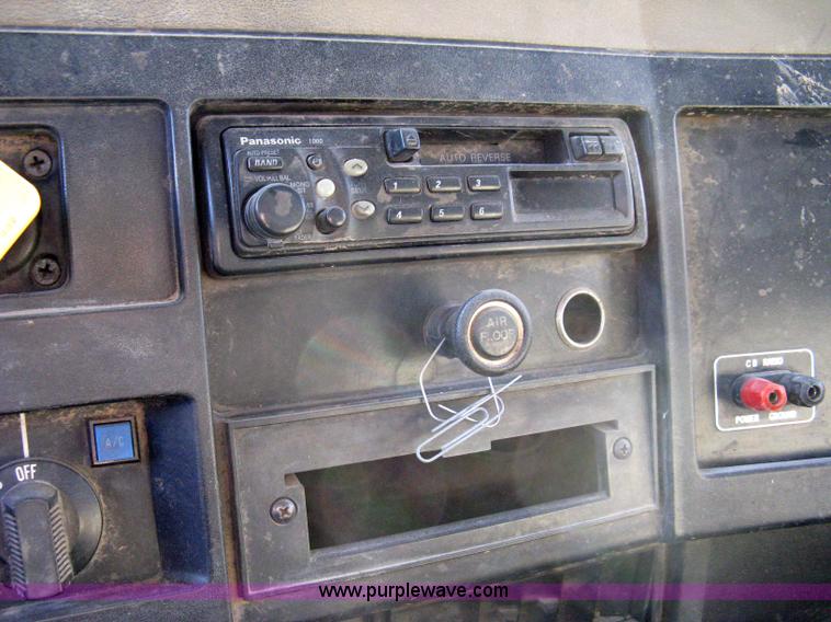 image for item 8108 1995 International 8100 semi truck