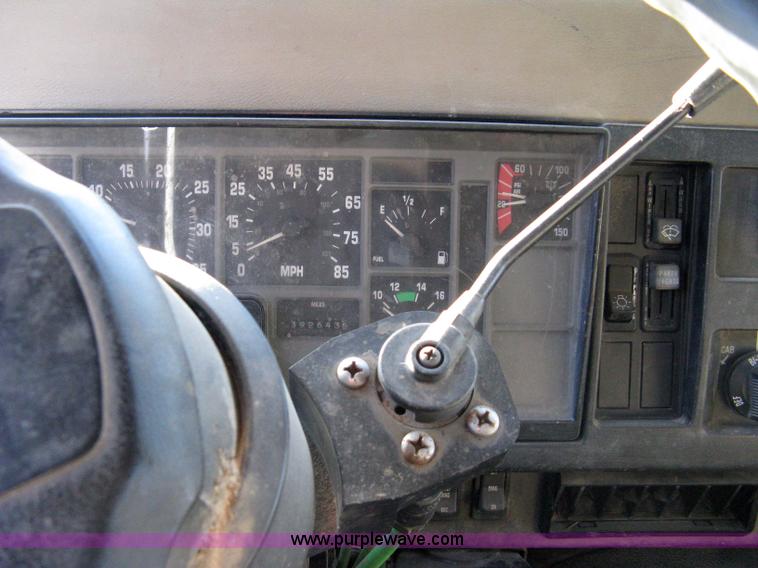 image for item 8108 1995 International 8100 semi truck