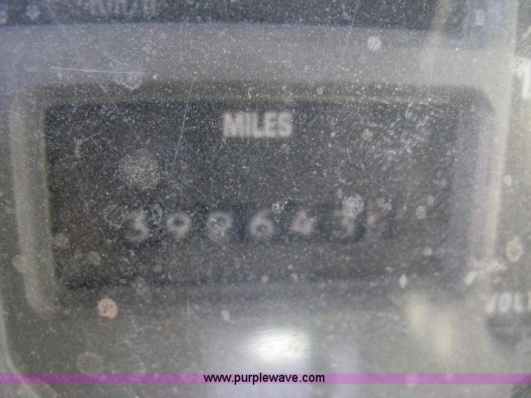 image for item 8108 1995 International 8100 semi truck