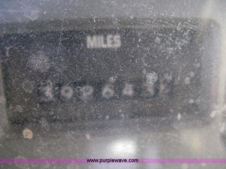 image for item 8108 1995 International 8100 semi truck