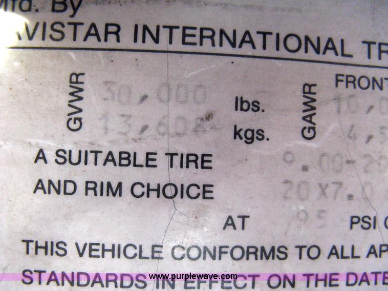 image for item 8108 1995 International 8100 semi truck
