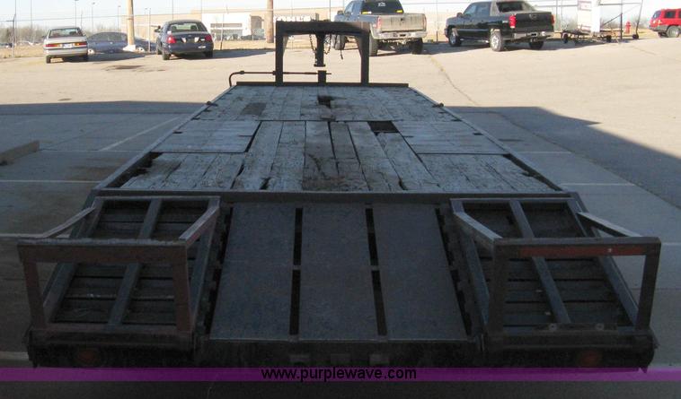 image for item 8109 1992 JFW goose neck flatbed trailer