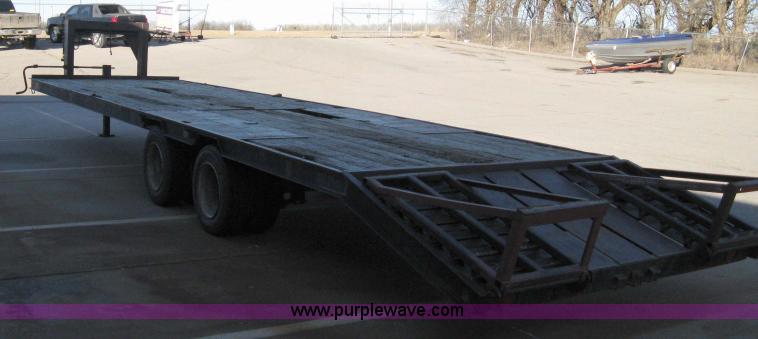 image for item 8109 1992 JFW goose neck flatbed trailer
