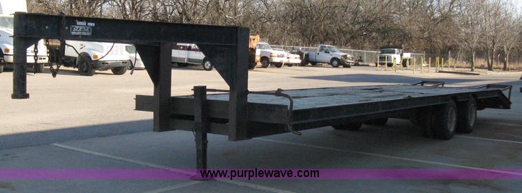 image for item 8109 1992 JFW goose neck flatbed trailer