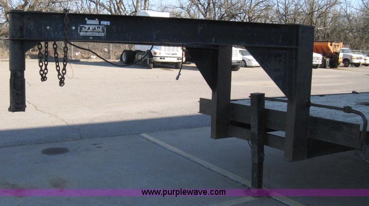 image for item 8109 1992 JFW goose neck flatbed trailer