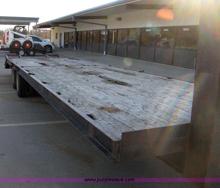 image for item 8109 1992 JFW goose neck flatbed trailer