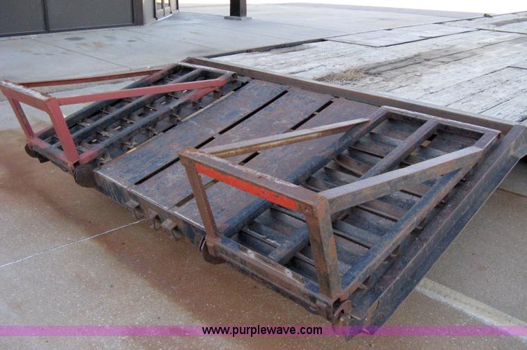 image for item 8109 1992 JFW goose neck flatbed trailer