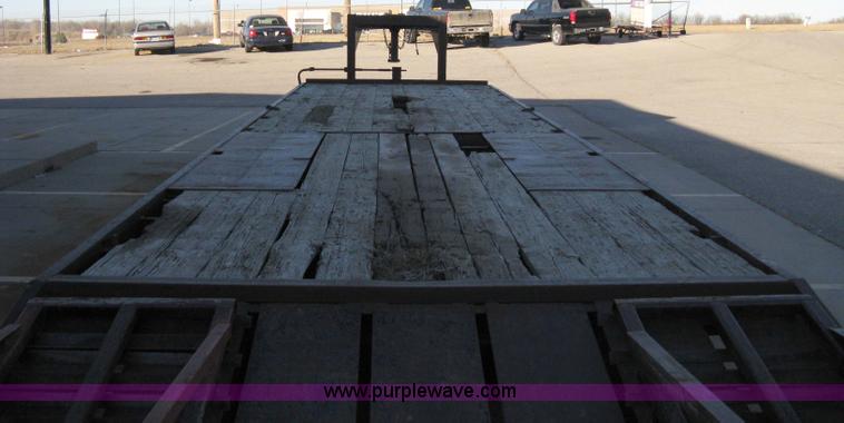 image for item 8109 1992 JFW goose neck flatbed trailer