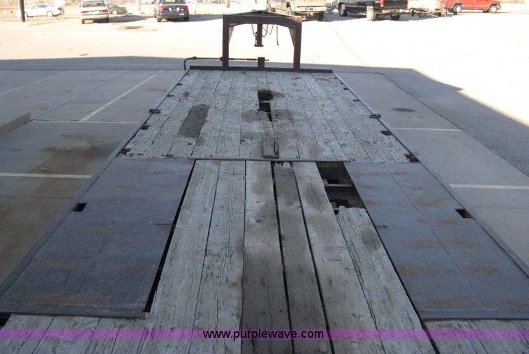 image for item 8109 1992 JFW goose neck flatbed trailer