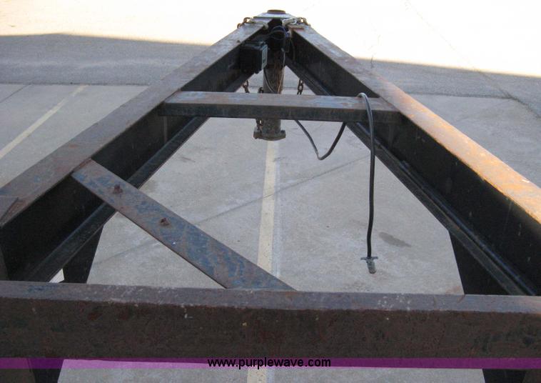 image for item 8109 1992 JFW goose neck flatbed trailer