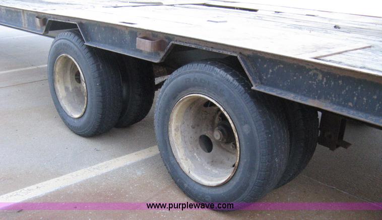 image for item 8109 1992 JFW goose neck flatbed trailer