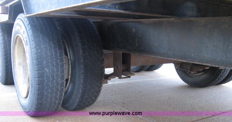 image for item 8109 1992 JFW goose neck flatbed trailer