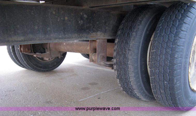 image for item 8109 1992 JFW goose neck flatbed trailer