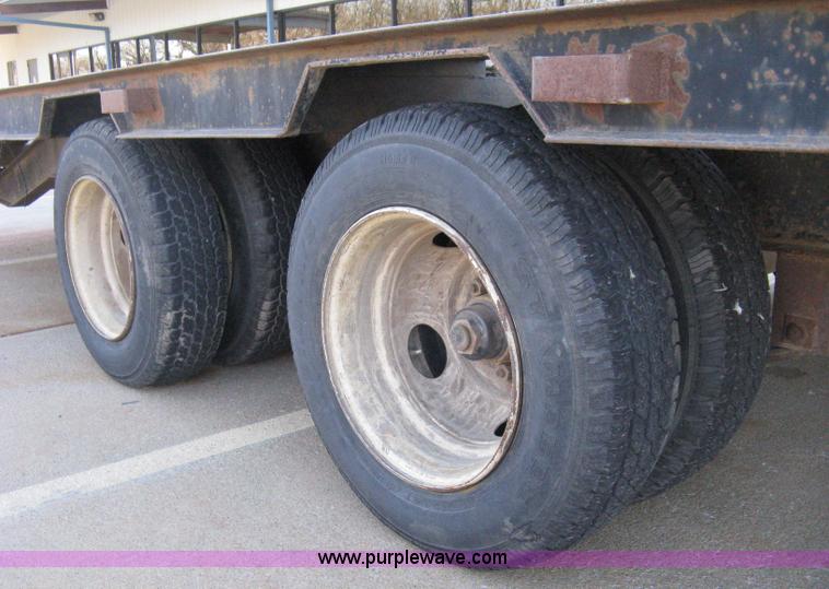 image for item 8109 1992 JFW goose neck flatbed trailer