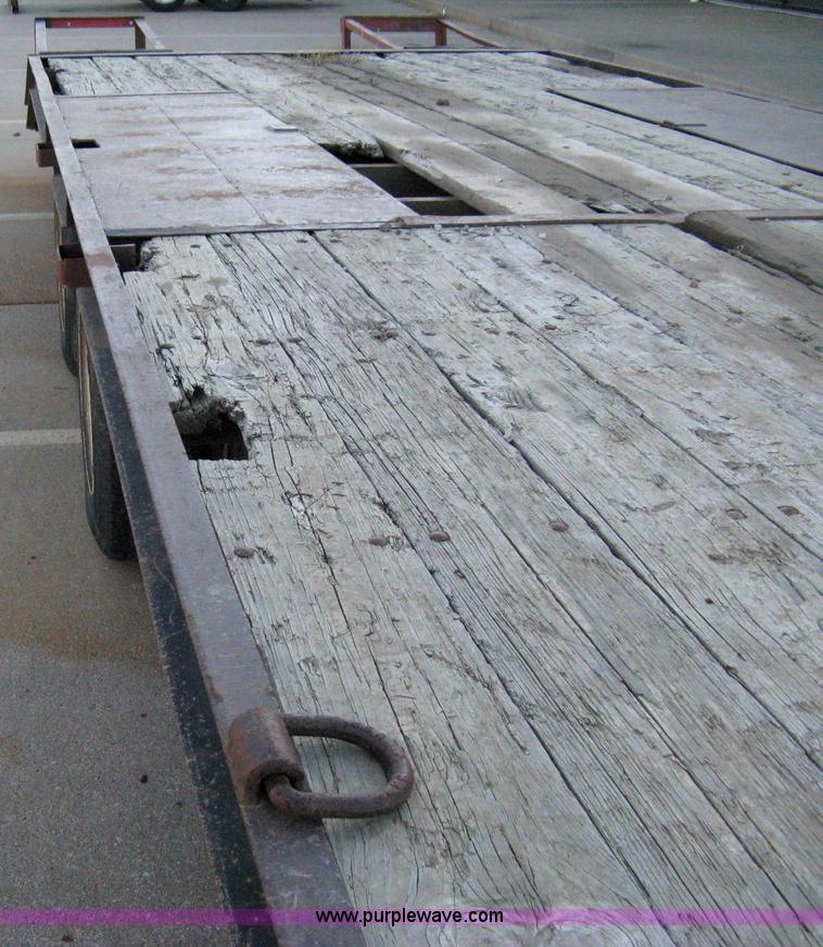 image for item 8109 1992 JFW goose neck flatbed trailer