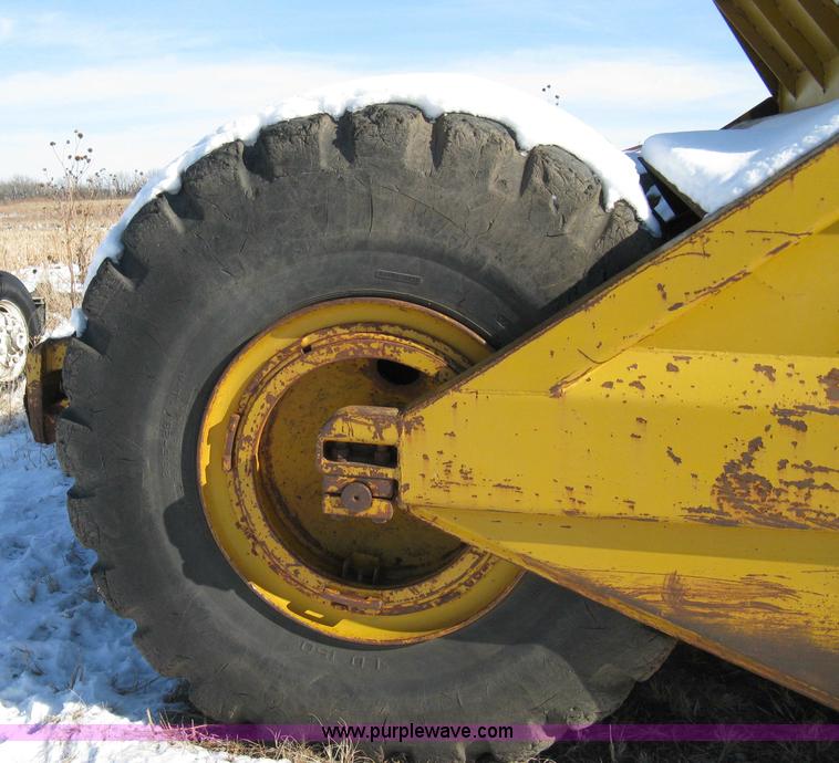 image for item 8110 1970 Caterpillar 621 scraper