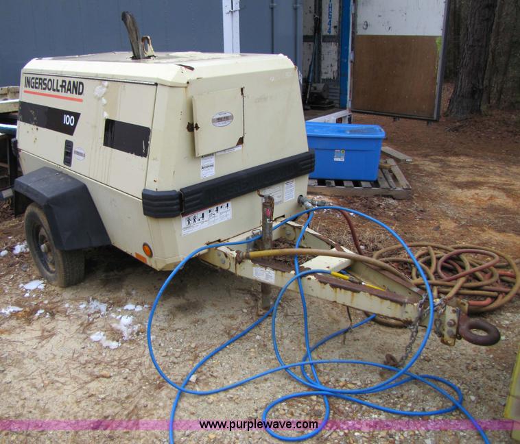 image for item 9007 2000 Ingersoll Rand P100WJD portable air compressor