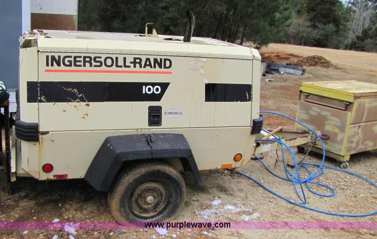 image for item 9007 2000 Ingersoll Rand P100WJD portable air compressor