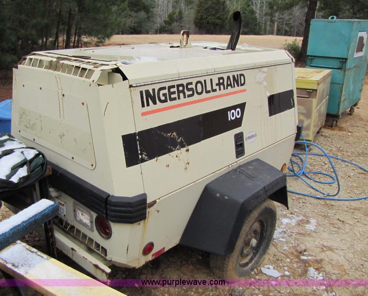 image for item 9007 2000 Ingersoll Rand P100WJD portable air compressor