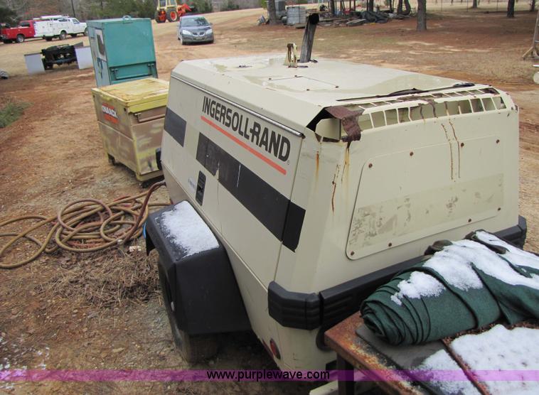 image for item 9007 2000 Ingersoll Rand P100WJD portable air compressor