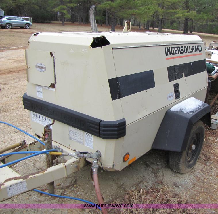 image for item 9007 2000 Ingersoll Rand P100WJD portable air compressor