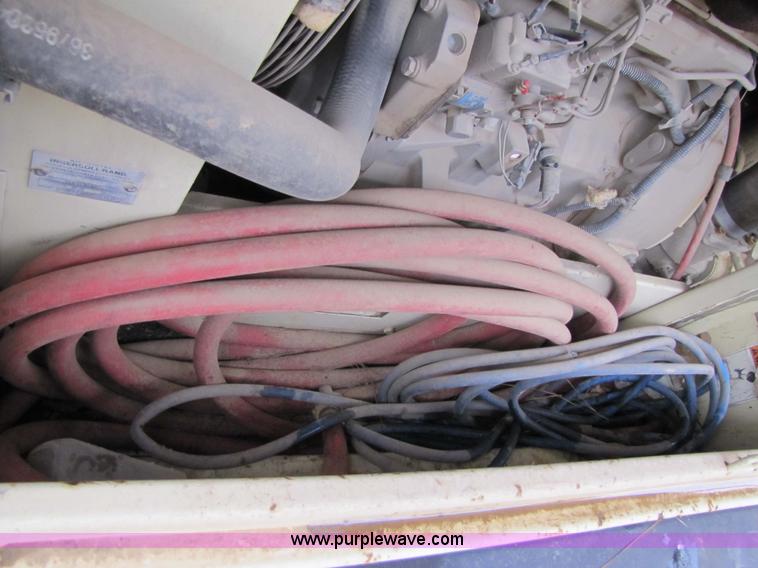 image for item 9007 2000 Ingersoll Rand P100WJD portable air compressor