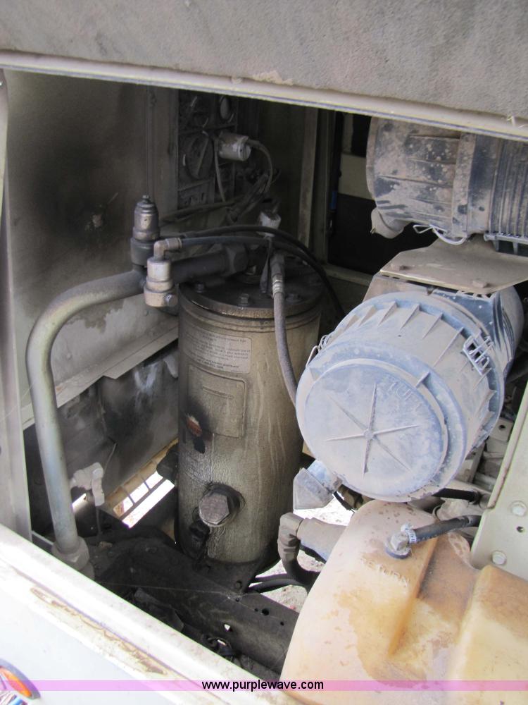 image for item 9007 2000 Ingersoll Rand P100WJD portable air compressor