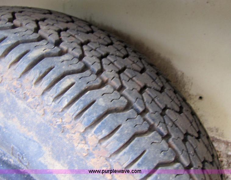 image for item 9007 2000 Ingersoll Rand P100WJD portable air compressor