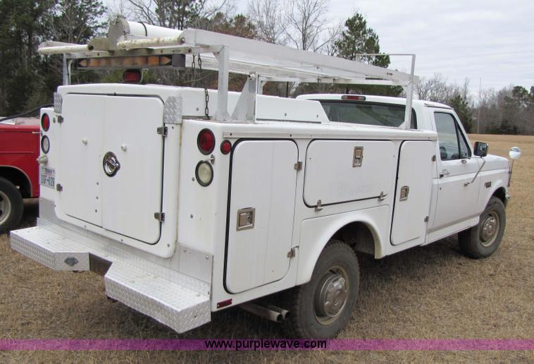 image for item 9009 1997 Ford F-250 Heavy Duty XL pickup truck