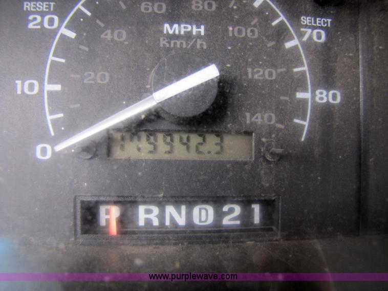 image for item 9009 1997 Ford F-250 Heavy Duty XL pickup truck