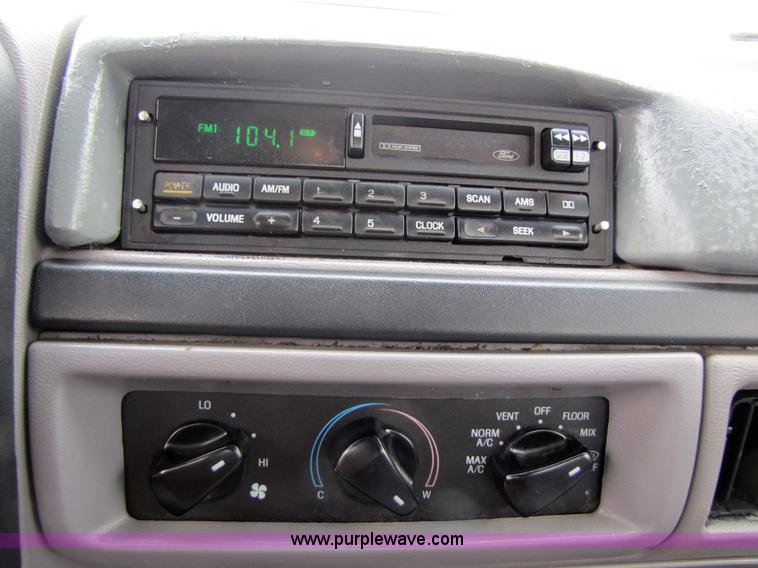 image for item 9009 1997 Ford F-250 Heavy Duty XL pickup truck