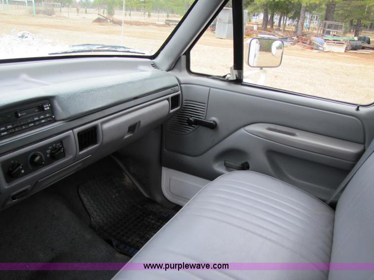 image for item 9009 1997 Ford F-250 Heavy Duty XL pickup truck