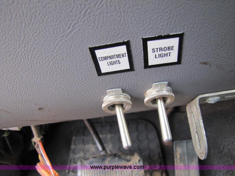 image for item 9009 1997 Ford F-250 Heavy Duty XL pickup truck