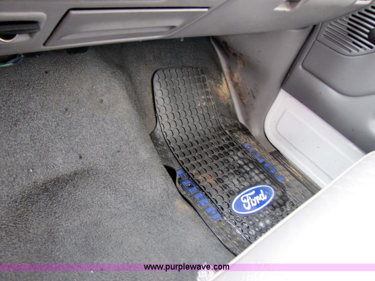 image for item 9009 1997 Ford F-250 Heavy Duty XL pickup truck