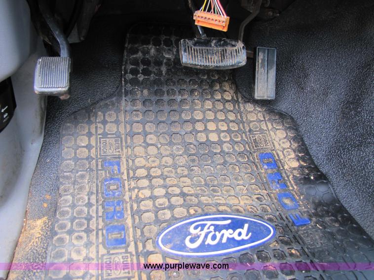 image for item 9009 1997 Ford F-250 Heavy Duty XL pickup truck