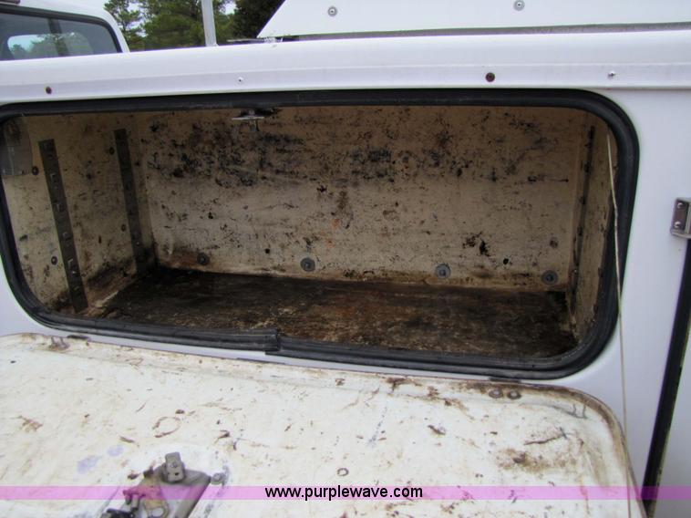 image for item 9009 1997 Ford F-250 Heavy Duty XL pickup truck