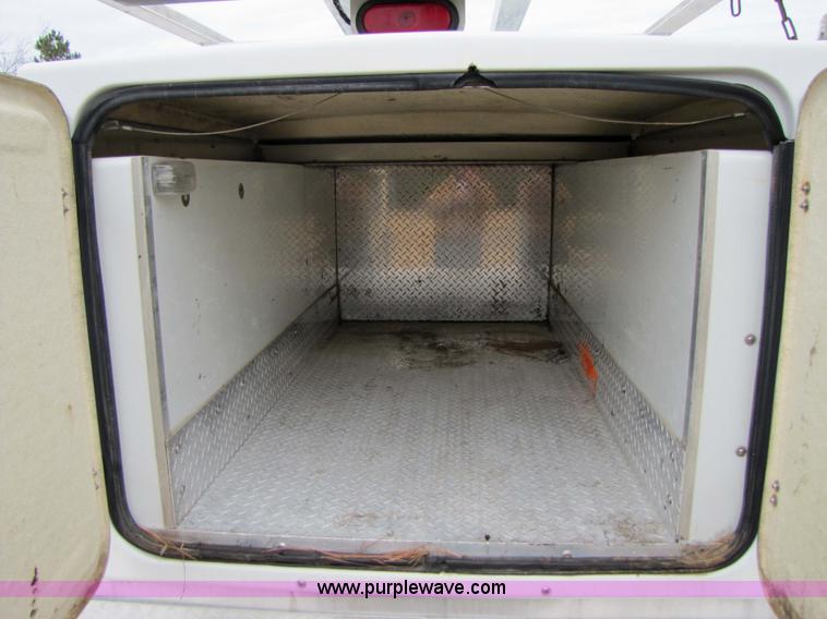 image for item 9009 1997 Ford F-250 Heavy Duty XL pickup truck