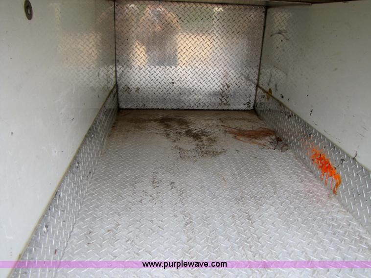 image for item 9009 1997 Ford F-250 Heavy Duty XL pickup truck