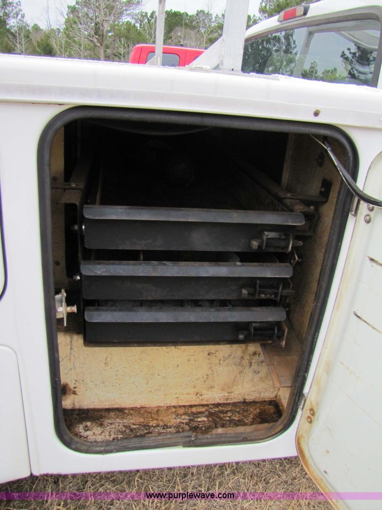 image for item 9009 1997 Ford F-250 Heavy Duty XL pickup truck